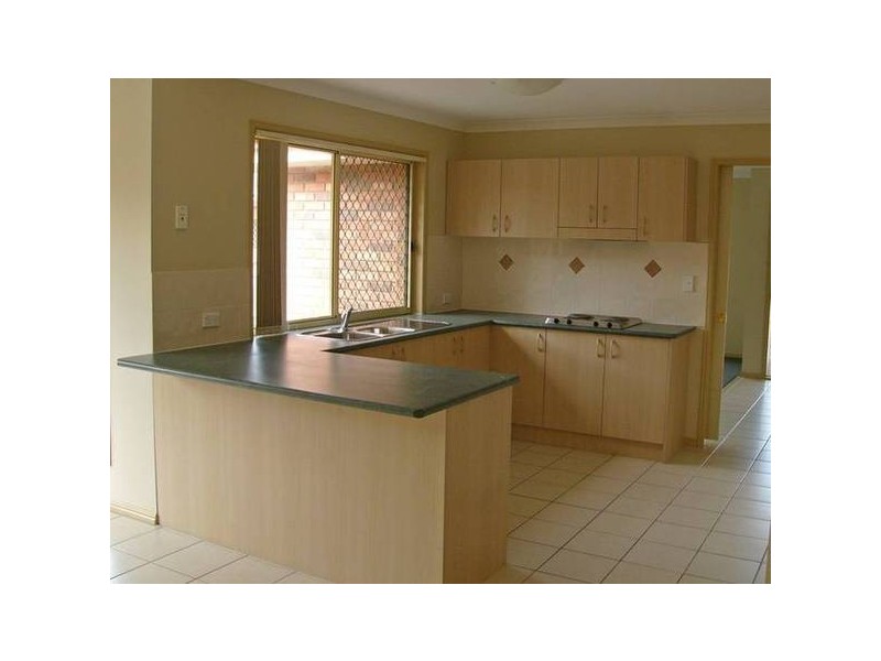 4 Riviera Cl, Oxley QLD 4075