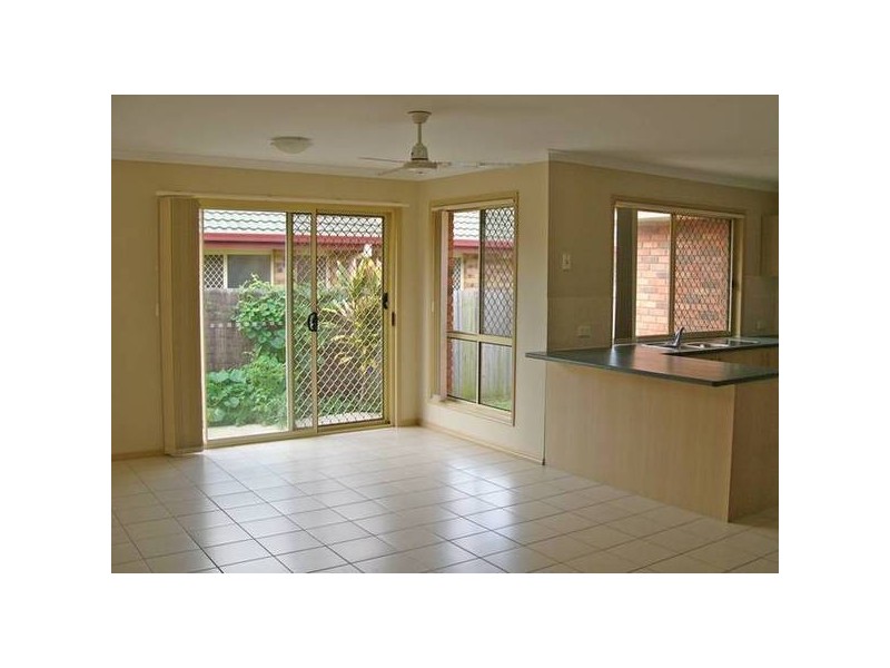 4 Riviera Cl, Oxley QLD 4075