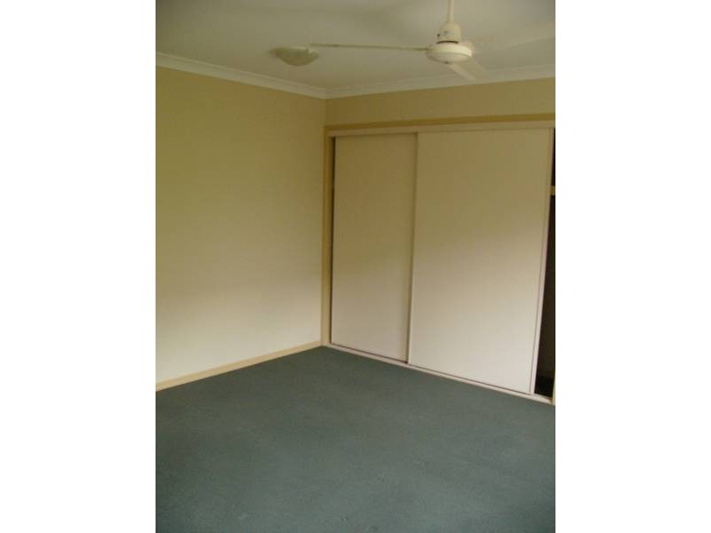 4 Riviera Cl, Oxley QLD 4075