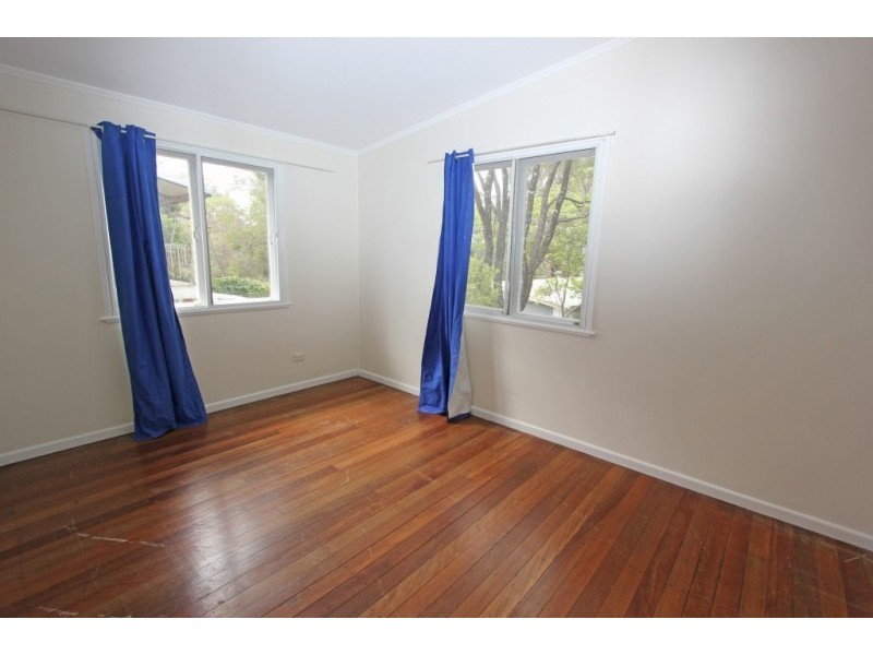 53 Bannerman St, Oxley QLD 4075