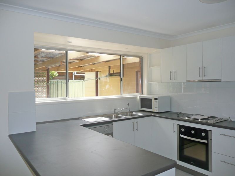 18 Thornburgh St, Oxley QLD 4075