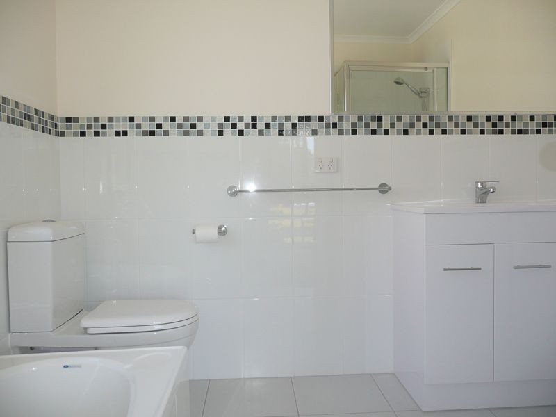 18 Thornburgh St, Oxley QLD 4075