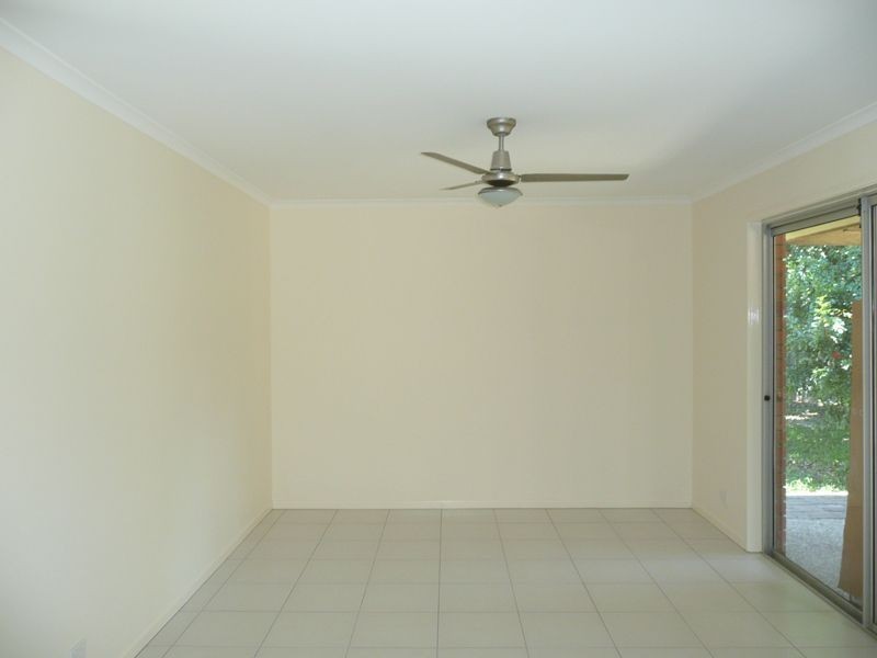 18 Thornburgh St, Oxley QLD 4075