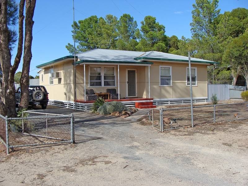 2 South Terrace, Lock SA 5633