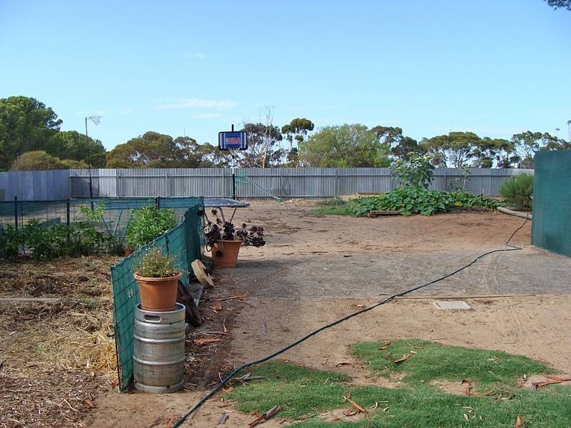 2 South Terrace, Lock SA 5633