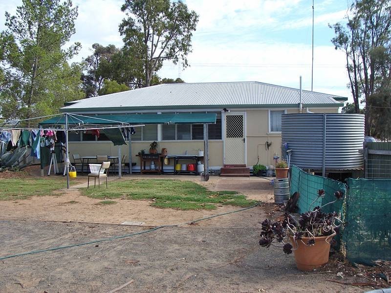 2 South Terrace, Lock SA 5633