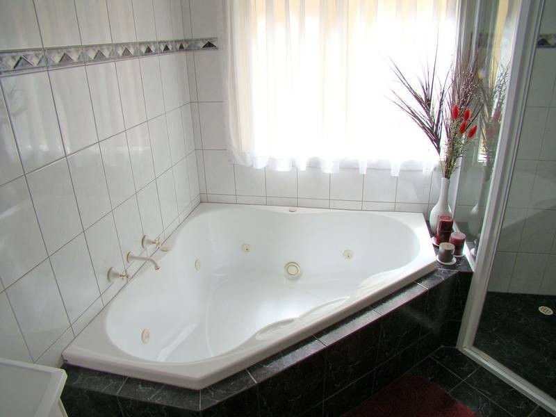 30 Valley View Road, Port Lincoln SA 5606