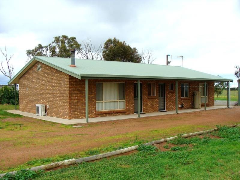 404 Moonlight Bay Road, Louth Bay SA 5607