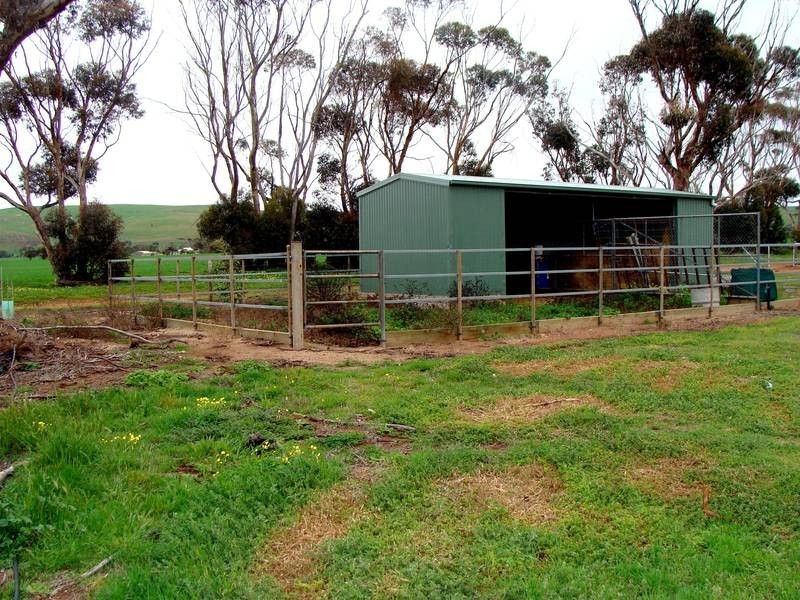 404 Moonlight Bay Road, Louth Bay SA 5607
