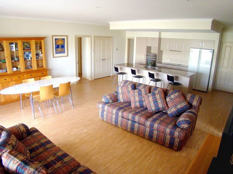 8 Cove View Drive, Port Lincoln SA 5606