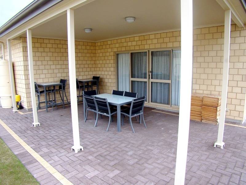 8 Cove View Drive, Port Lincoln SA 5606