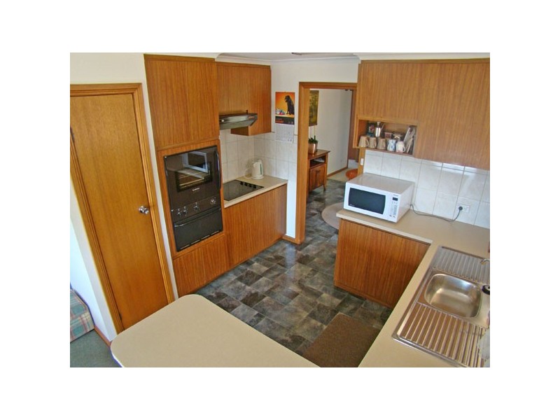 233 Lincoln Highway, Louth Bay SA 5607