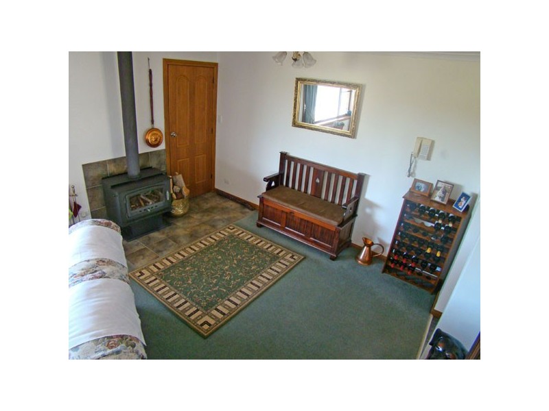 233 Lincoln Highway, Louth Bay SA 5607