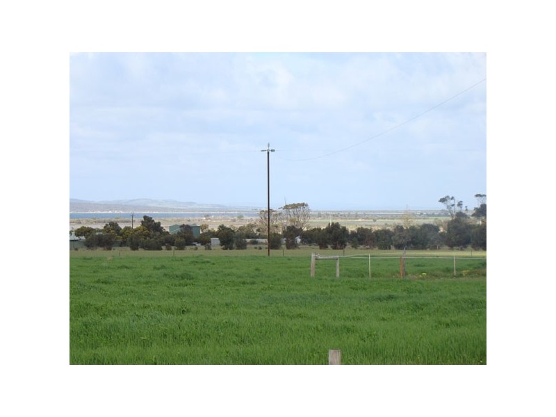 233 Lincoln Highway, Louth Bay SA 5607