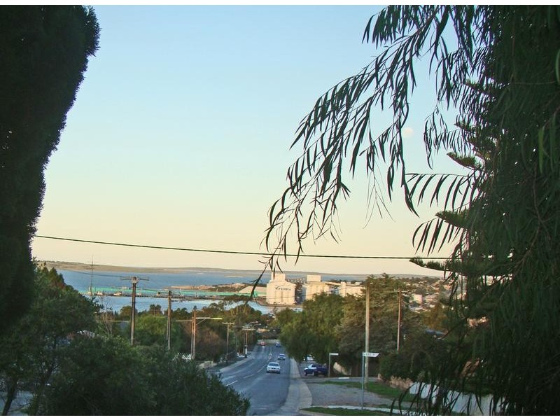 37 Flinders Highway, Port Lincoln SA 5606