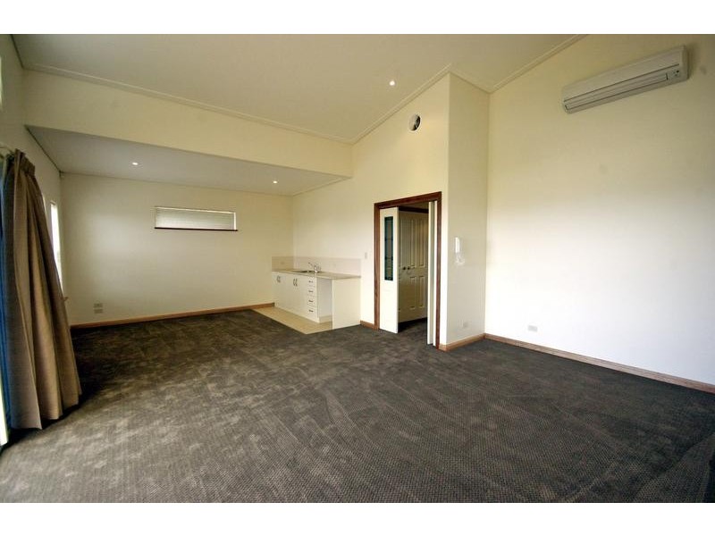 2/11 Ives Place, Port Lincoln SA 5606