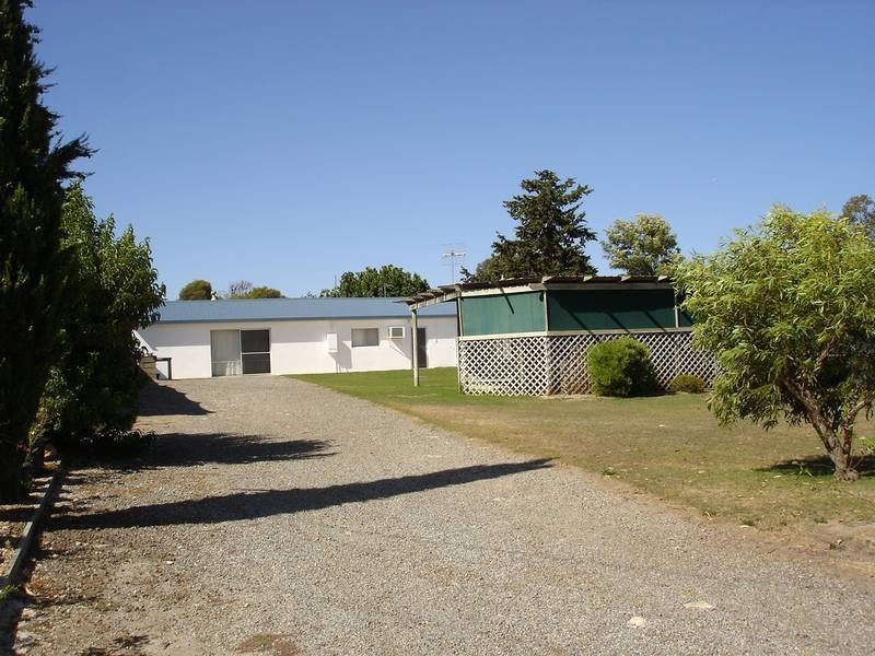 4 Flinders Avenue, Coffin Bay SA 5607