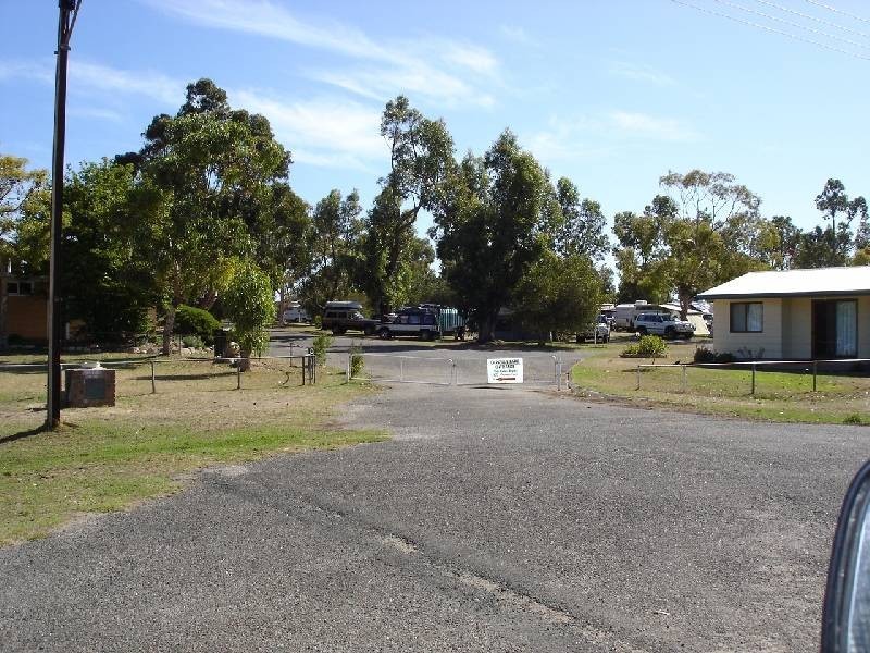4 Flinders Avenue, Coffin Bay SA 5607