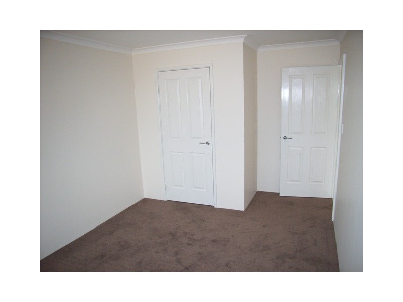 11 Hopewell Pass, Carramar WA 6031