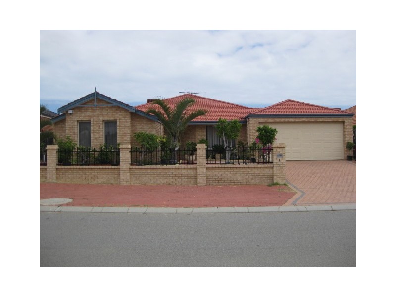 6 Manitoba Court, Joondalup WA 6027