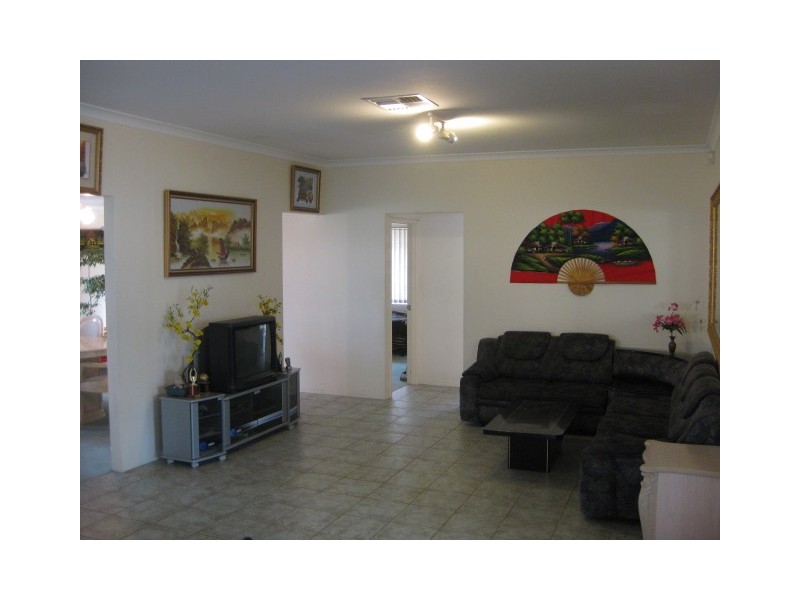 6 Manitoba Court, Joondalup WA 6027