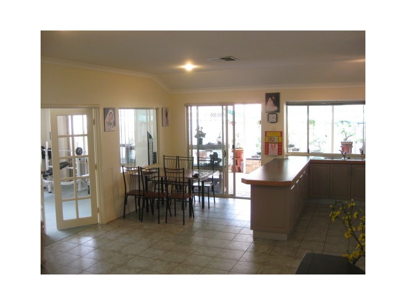 6 Manitoba Court, Joondalup WA 6027