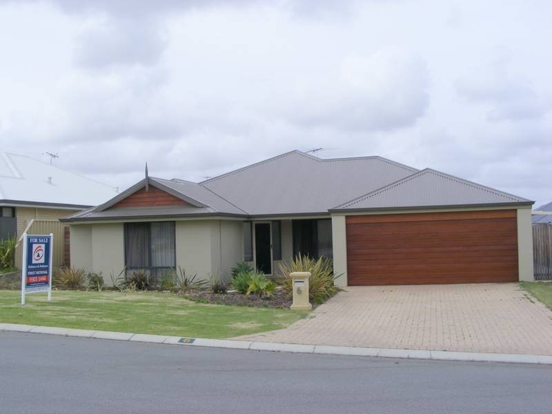 6 Champaigne Drive, Tapping WA 6065