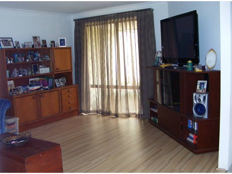 6 Champaigne Drive, Tapping WA 6065