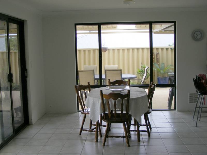 6 Champaigne Drive, Tapping WA 6065