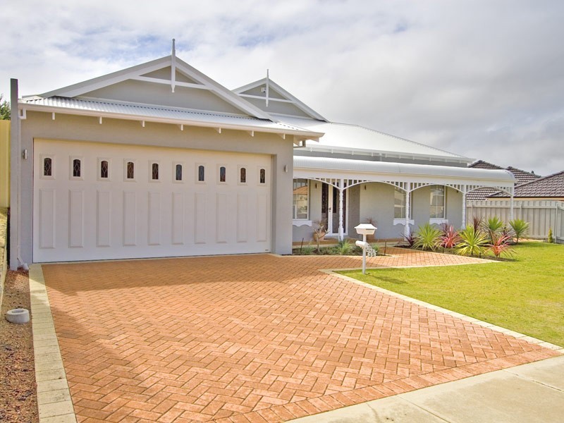 35 Meadowbrook Prom, Currambine WA 6028