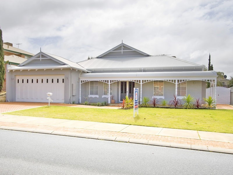 35 Meadowbrook Prom, Currambine WA 6028