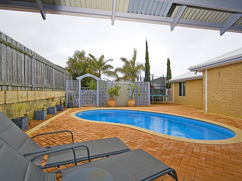 35 Meadowbrook Prom, Currambine WA 6028
