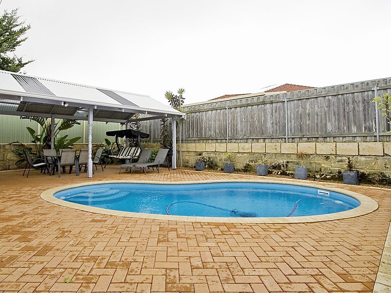 35 Meadowbrook Prom, Currambine WA 6028