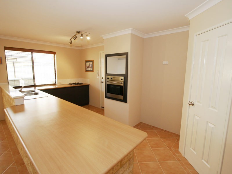 12 Kerlin Way, Carramar WA 6031