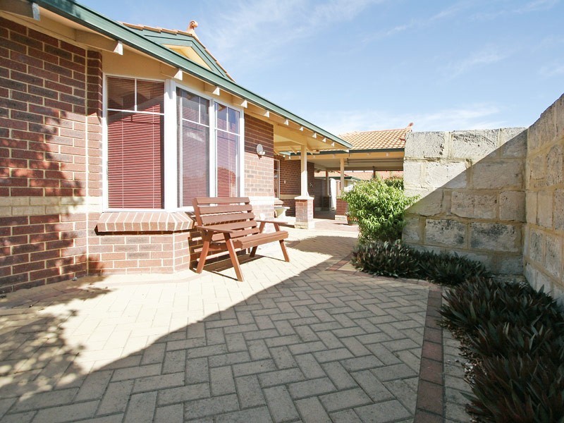 8 Tarbolton Gardens, Kinross WA 6028