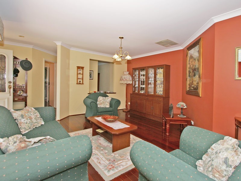 8 Tarbolton Gardens, Kinross WA 6028