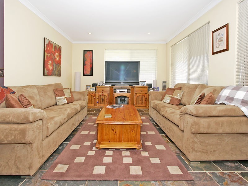 8 Tarbolton Gardens, Kinross WA 6028