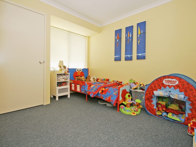 8 Tarbolton Gardens, Kinross WA 6028