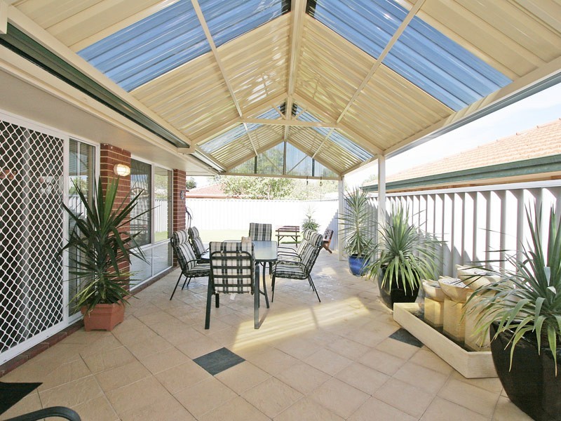 8 Tarbolton Gardens, Kinross WA 6028