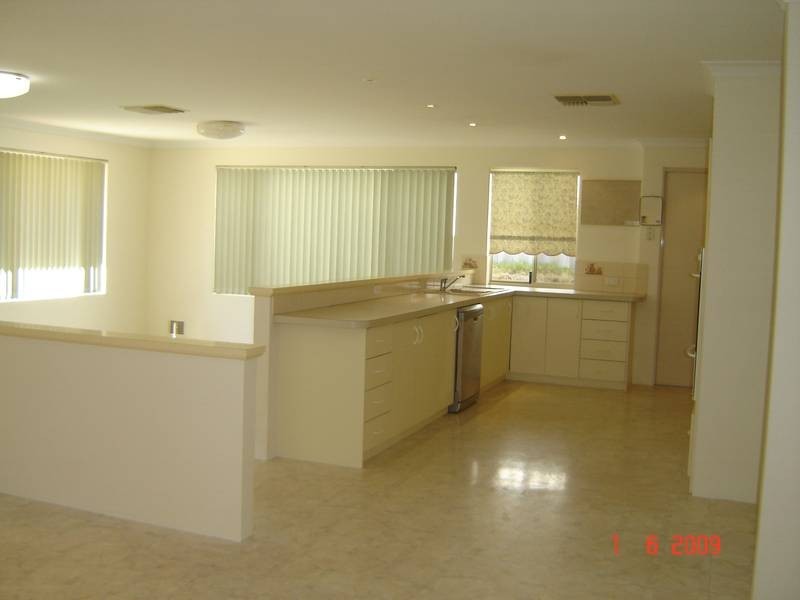 25 Eastleigh Loop, Currambine WA 6028