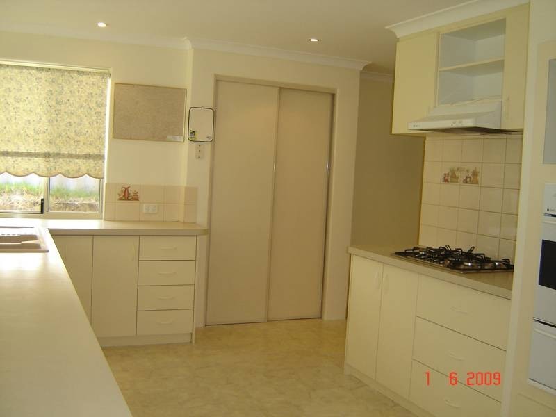 25 Eastleigh Loop, Currambine WA 6028