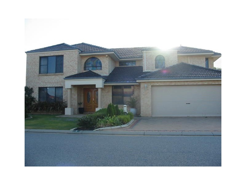 1 Gullane Court, Currambine WA 6028