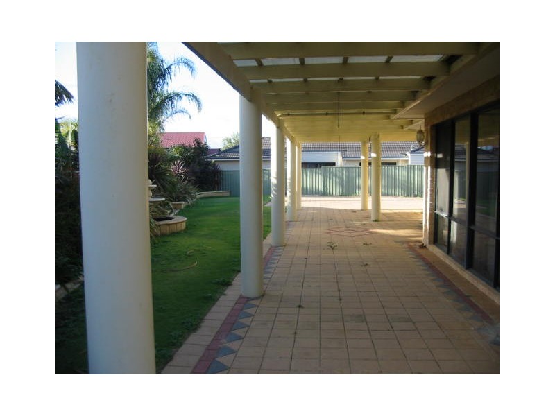 1 Gullane Court, Currambine WA 6028