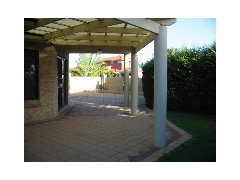 1 Gullane Court, Currambine WA 6028