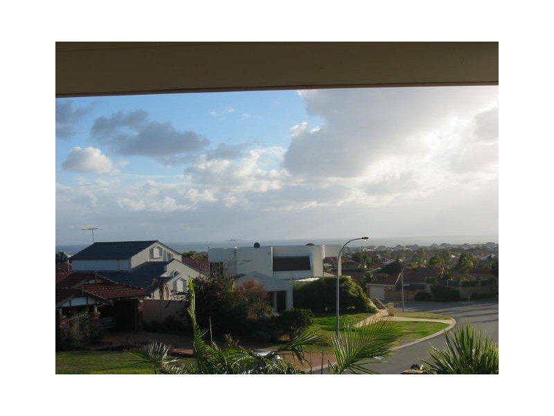 1 Gullane Court, Currambine WA 6028