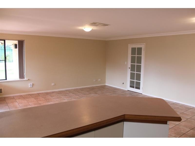 Lot 446, 4 Camelot Grove, Carramar WA 6031