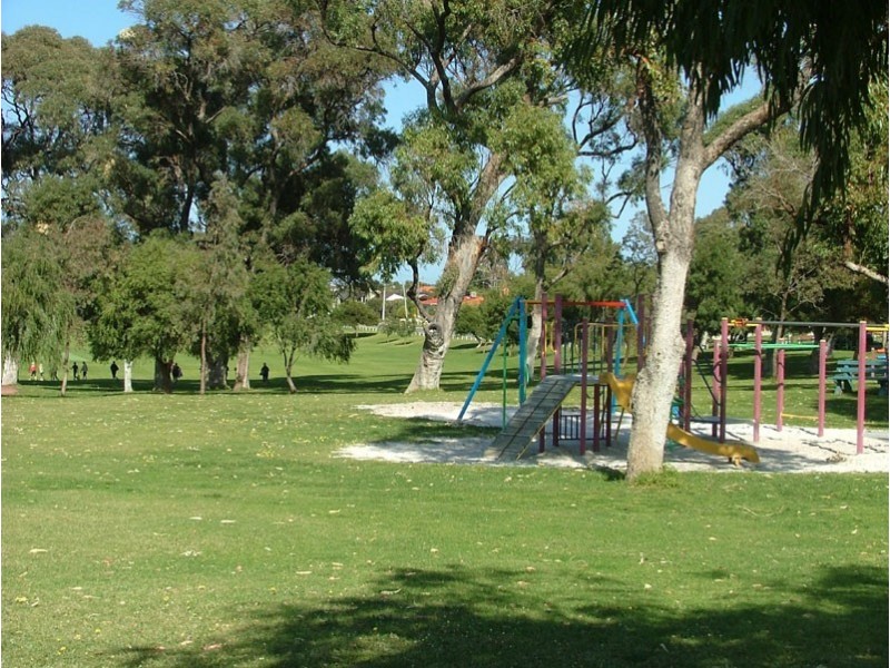 15 b Monkhouse Way, Hillarys WA 6025