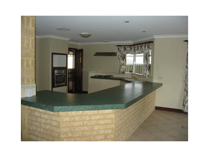 19 Glenfine way, Carramar WA 6031