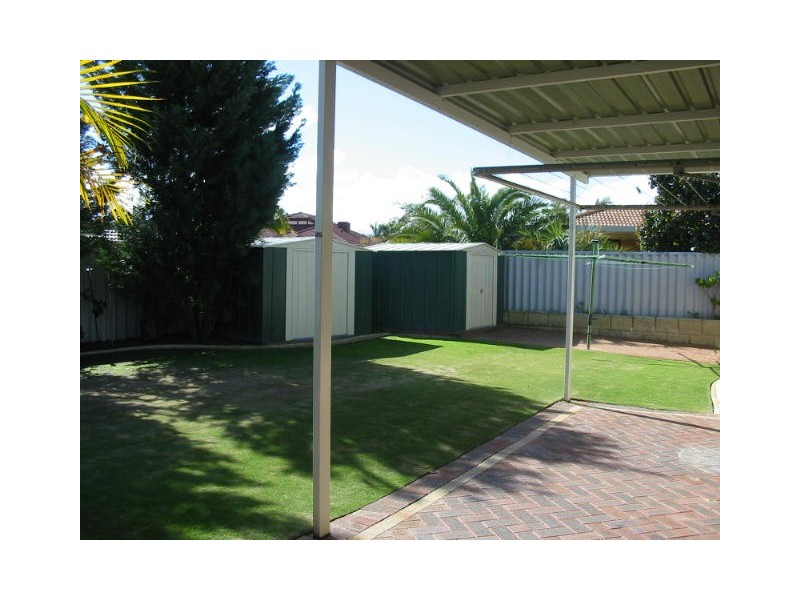 19 Glenfine way, Carramar WA 6031