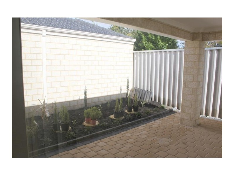 B/16 Fletching Street, Balga WA 6061